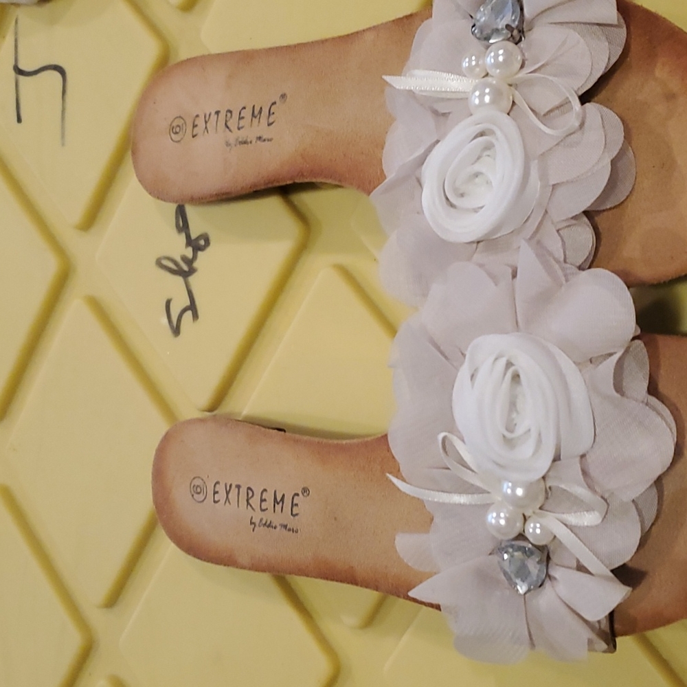 Cream floral flat sandal